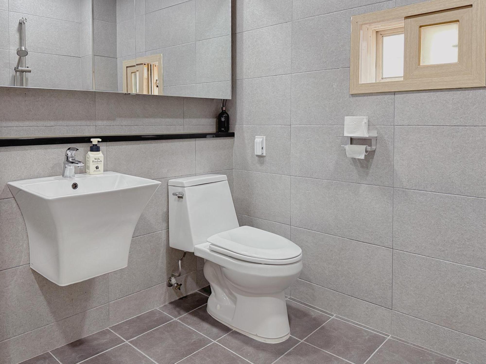 4 Bed 3 Near Gimpo Airport Seul